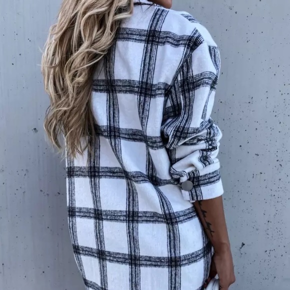Black Plaid Flannel Oversized Shacket Shirt Jacket - Picture 3 of 3
